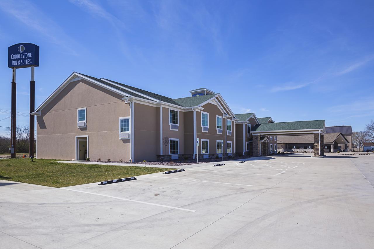 Cobblestone Inn & Suites - Altamont Exterior photo